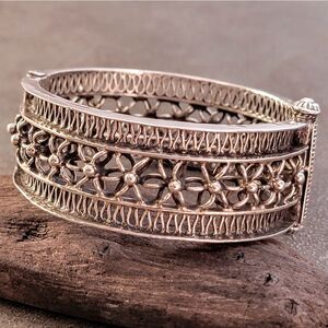 Sterling Vintage Wide Openwork Flower Hinge Bangle Bracelet